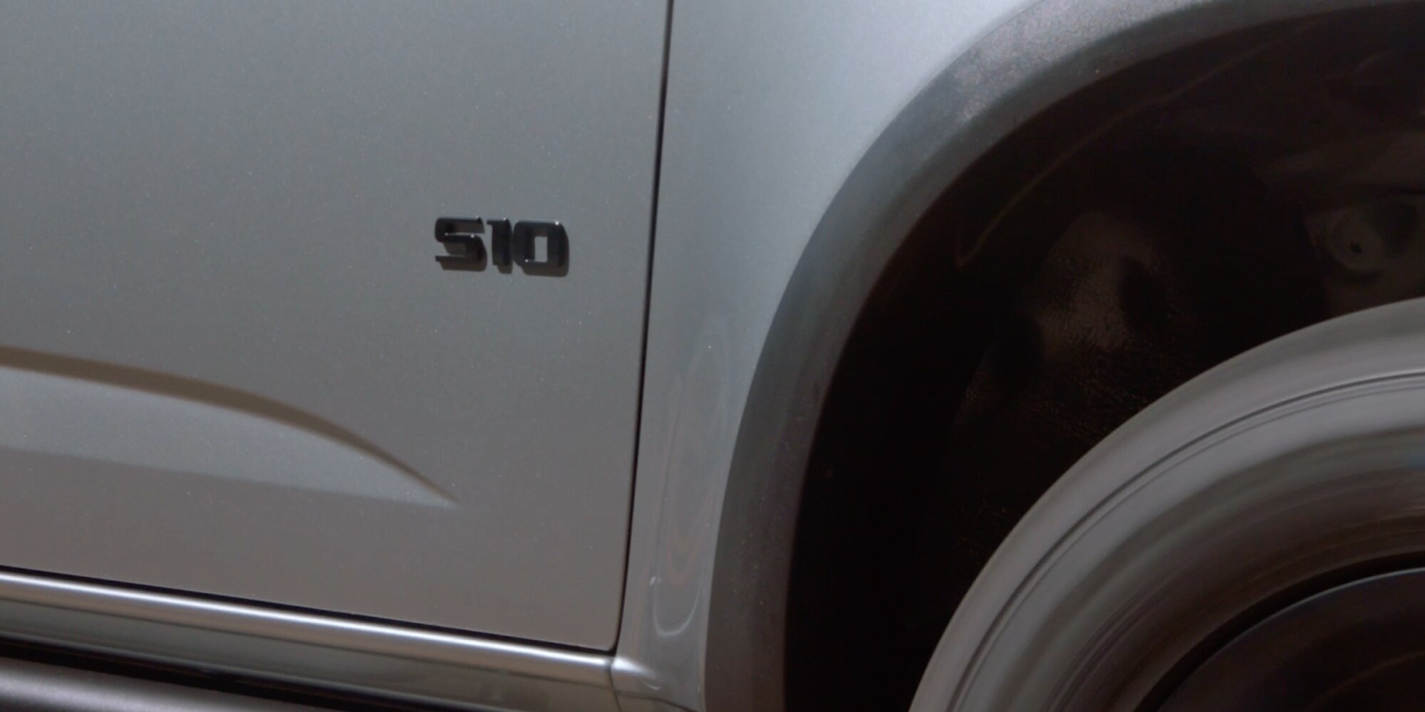 Emblema lateral S10